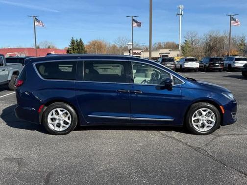 2018 Chrysler Pacifica Touring-L