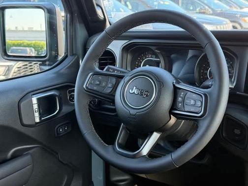 2025 Jeep Gladiator Sport