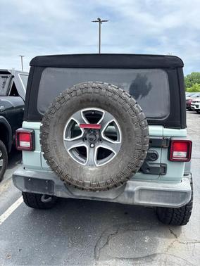 Earl Clearcoat 2023 Jeep Wrangler Sport