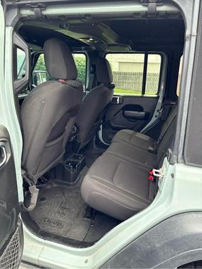 Earl Clearcoat 2023 Jeep Wrangler Sport