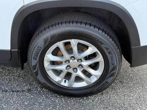 Summit White 2021 Chevrolet Traverse LS