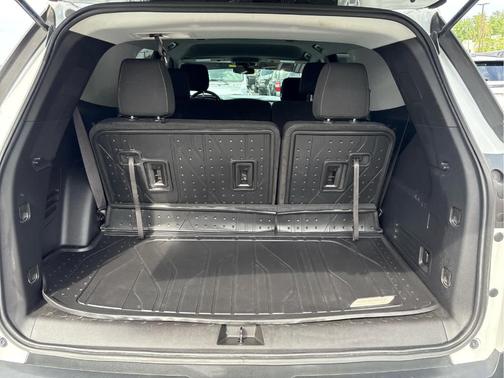 Summit White 2021 Chevrolet Traverse LS