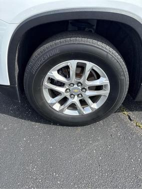 Summit White 2021 Chevrolet Traverse LS