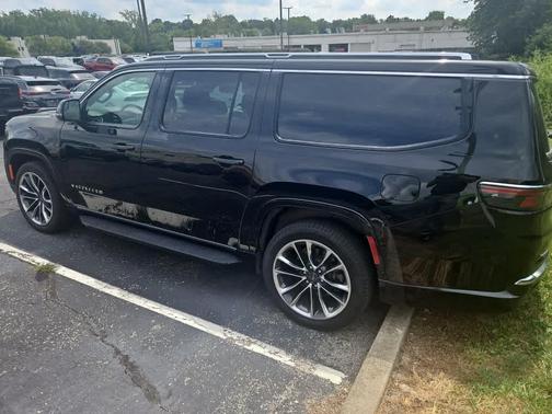 Diamond Black 2023 Jeep Wagoneer L Series II