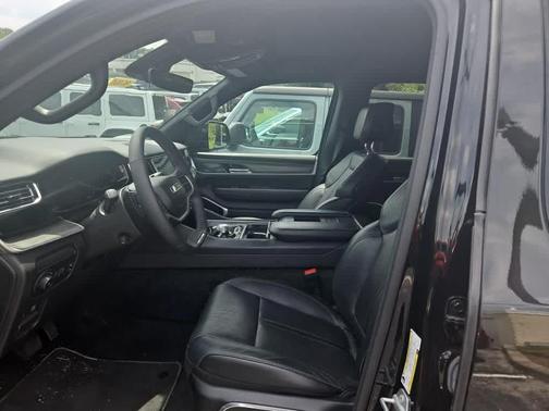 Diamond Black 2023 Jeep Wagoneer L Series II