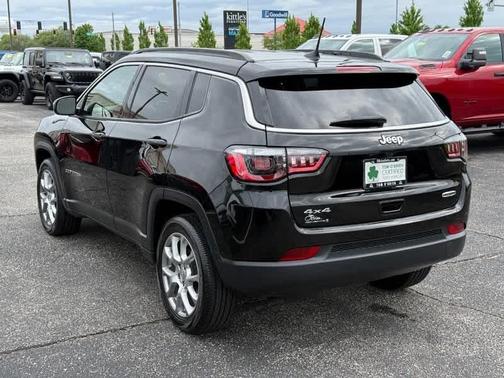 Diamond Black 2022 Jeep Compass Latitude Lux