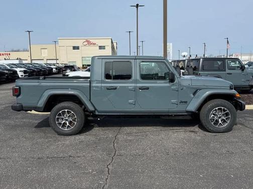 2026 Jeep Gladiator Sport