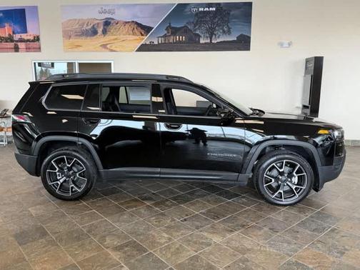 2026 Jeep Cherokee Overland