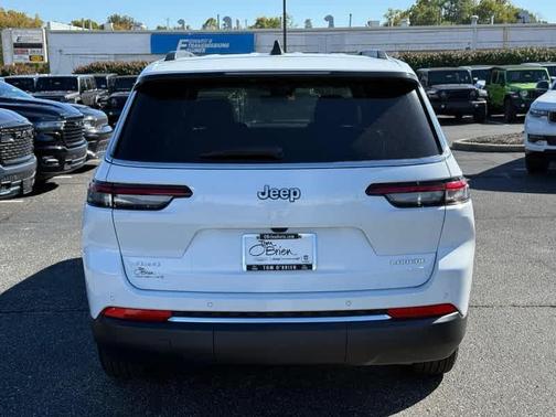 2025 Jeep Grand Cherokee L Laredo