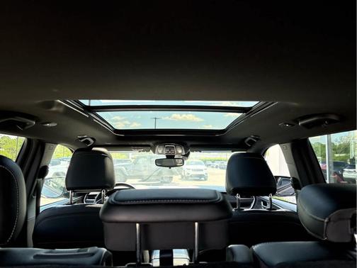 Metallic 2024 Jeep Grand Cherokee 4xe Base