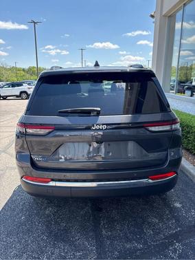 Metallic 2024 Jeep Grand Cherokee 4xe Base
