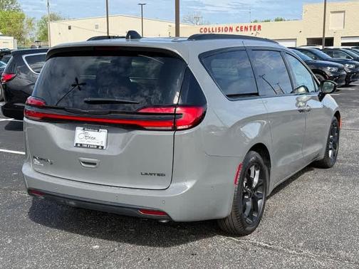 2025 Chrysler Pacifica Limited