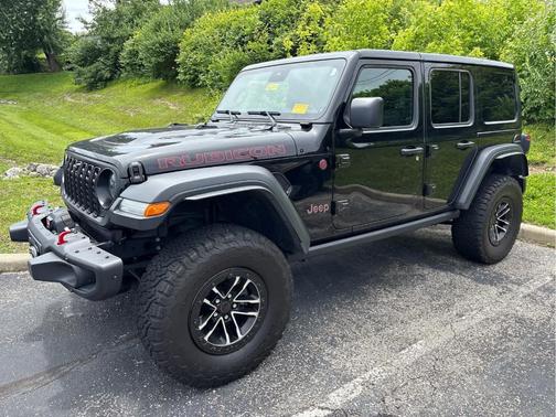 Black Clearcoat 2025 Jeep Wrangler Rubicon