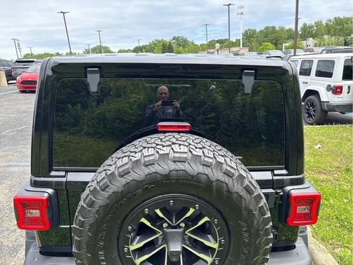 Black Clearcoat 2025 Jeep Wrangler Rubicon