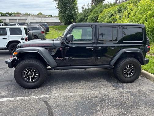 Black Clearcoat 2025 Jeep Wrangler Rubicon