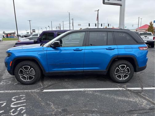 2023 Jeep Grand Cherokee 4xe Trailhawk