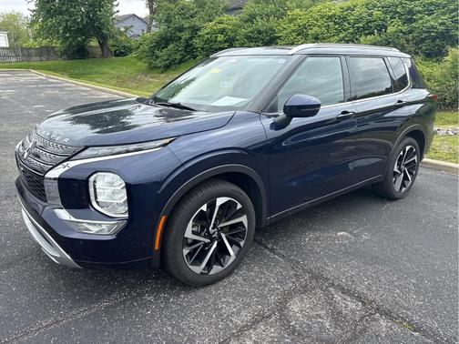 Cosmic Blue Metallic 2022 Mitsubishi Outlander SEL Special Edition