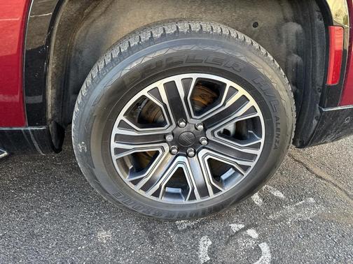 2024 Jeep Wagoneer Base