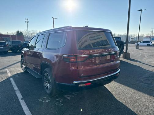 2024 Jeep Wagoneer Base