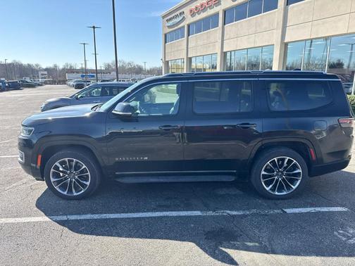Diamond Black 2023 Jeep Wagoneer Series II