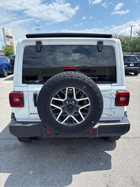 Bright White Clearcoat 2025 Jeep Wrangler Sahara