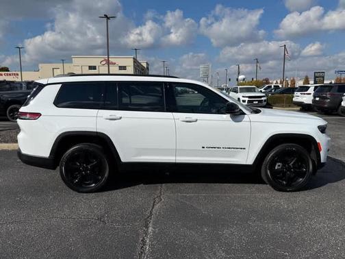 2023 Jeep Grand Cherokee L Laredo