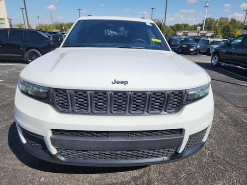 2023 Jeep Grand Cherokee L Laredo
