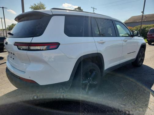2023 Jeep Grand Cherokee L Laredo