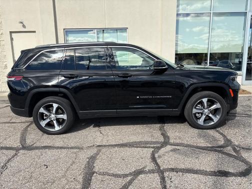 2022 Jeep Grand Cherokee 4xe Base