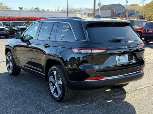 2022 Jeep Grand Cherokee 4xe Base