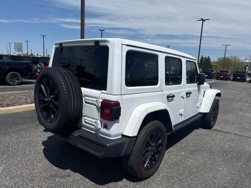 Bright White Clearcoat 2024 Jeep Wrangler 4xe Sahara