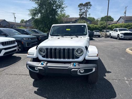 Bright White Clearcoat 2024 Jeep Wrangler 4xe Sahara