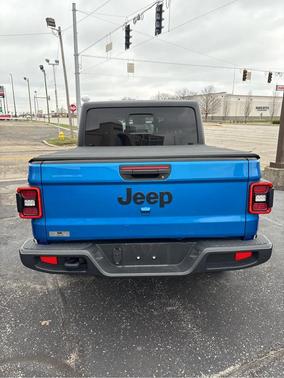 2024 Jeep Gladiator Sport