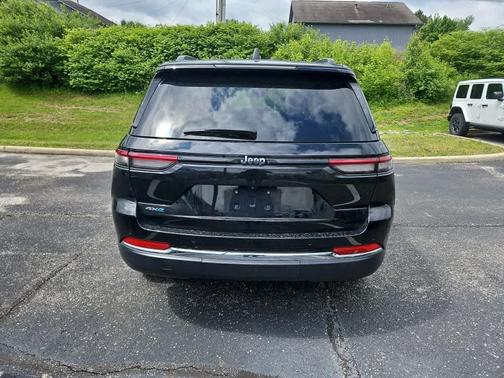 Diamond Black 2023 Jeep Grand Cherokee 4xe Base