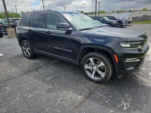 Diamond Black 2023 Jeep Grand Cherokee 4xe Base