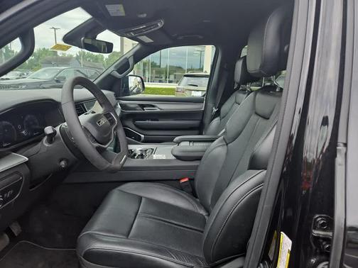 Diamond Black 2025 Jeep Wagoneer L Series II