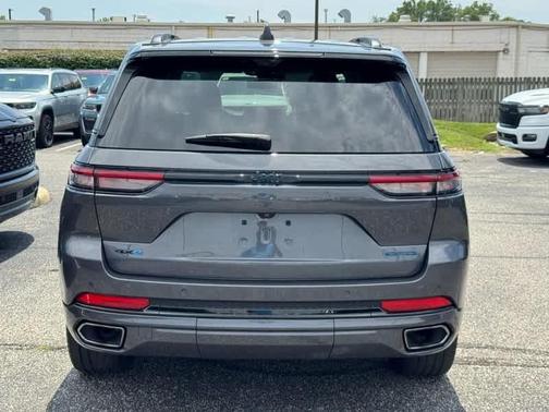 Metallic 2023 Jeep Grand Cherokee 4xe Base