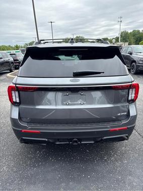 Carbonized Gray Metallic 2026 Ford Explorer ST-Line