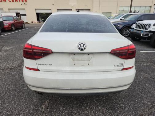 2017 Volkswagen Passat 1.8T SE