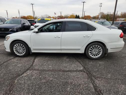 2017 Volkswagen Passat 1.8T SE