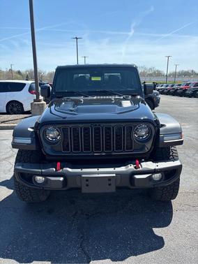 Black Clearcoat 2024 Jeep Gladiator Rubicon