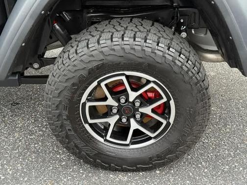 Black Clearcoat 2024 Jeep Gladiator Rubicon