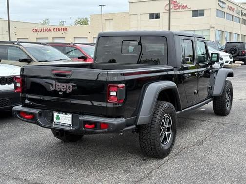 Black Clearcoat 2024 Jeep Gladiator Rubicon