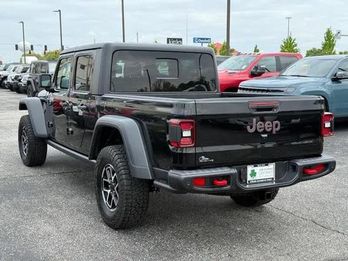 Black Clearcoat 2024 Jeep Gladiator Rubicon