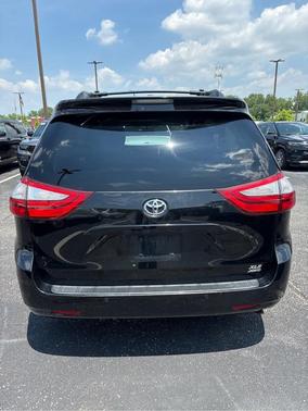 2015 Toyota Sienna XLE