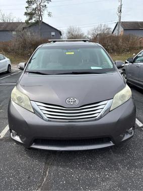 2014 Toyota Sienna XLE