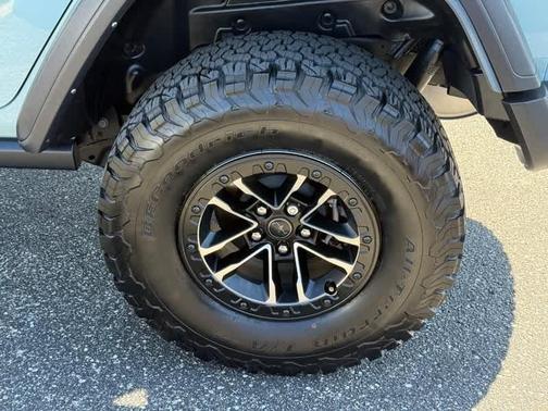 Earl Clearcoat 2024 Jeep Wrangler Sport