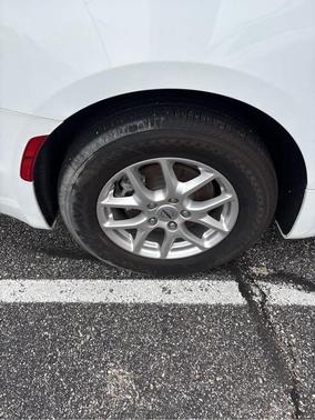 Bright White Clearcoat 2024 Chrysler Pacifica Touring-L
