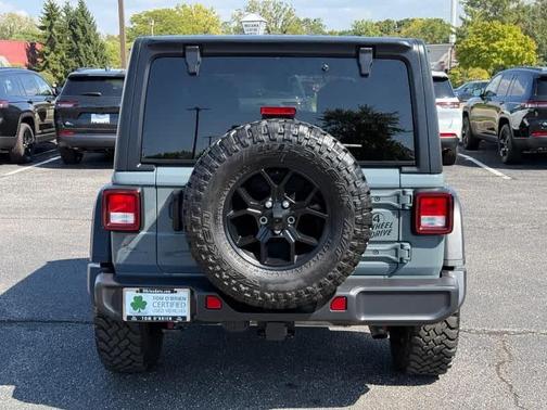 2024 Jeep Wrangler Sport