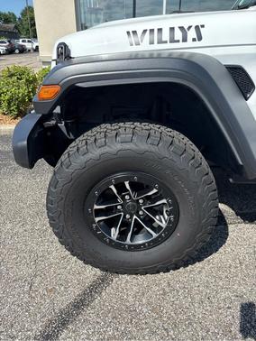 Bright White Clearcoat 2024 Jeep Wrangler Sport